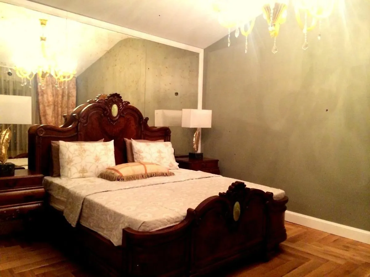 7Br Istanbul Zekeriyakoy Private Villa
