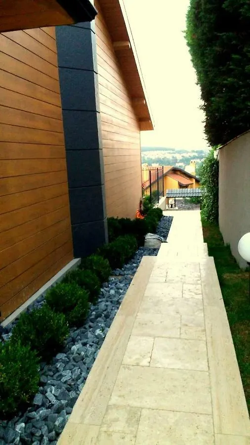 7Br Istanbul Zekeriyakoy Private Villa
